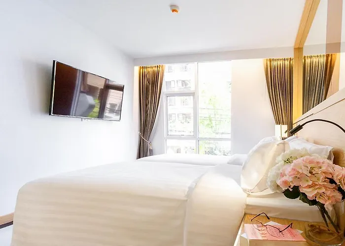 Fx Nana Hotel 4*