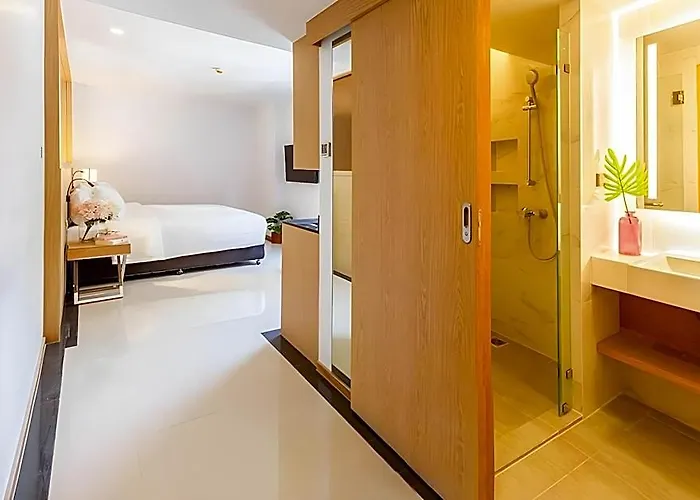 Fx Nana Hotel 4*